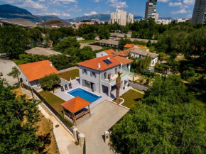 Отель Luxury Villa Sarina with pool in Split center  Сплит
